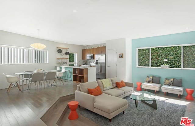 2848 North BUZZ Court - 2848 N Buzz Ct, Los Angeles, CA 90039