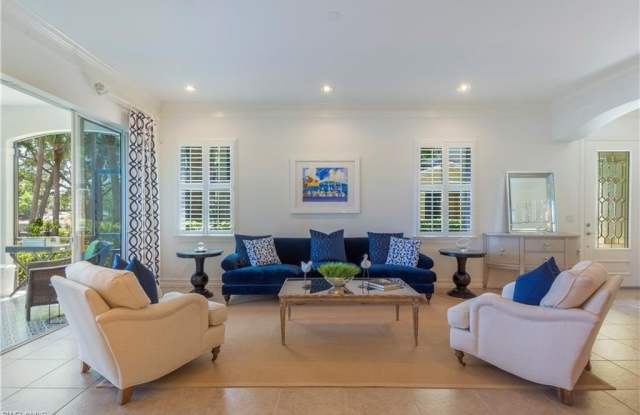 2864 Tiburon Blvd E unit: 101 photos photos