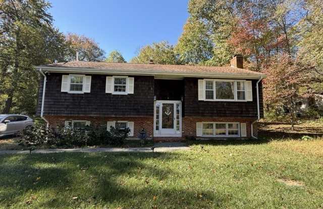 469 New London Road - 469 New London Road, New London County, CT 06420