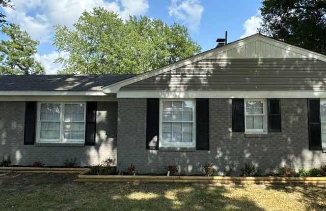 4570 Hodge Rd - 4570 Hodge Road, Memphis, TN 38109