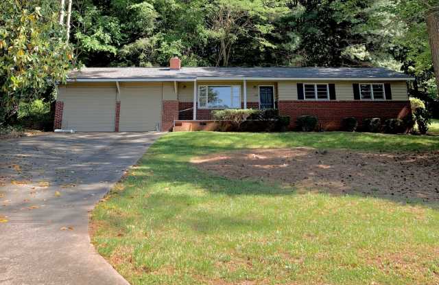 231 Thomas Cir - 231 Thomas Circle, Roswell, GA 30075