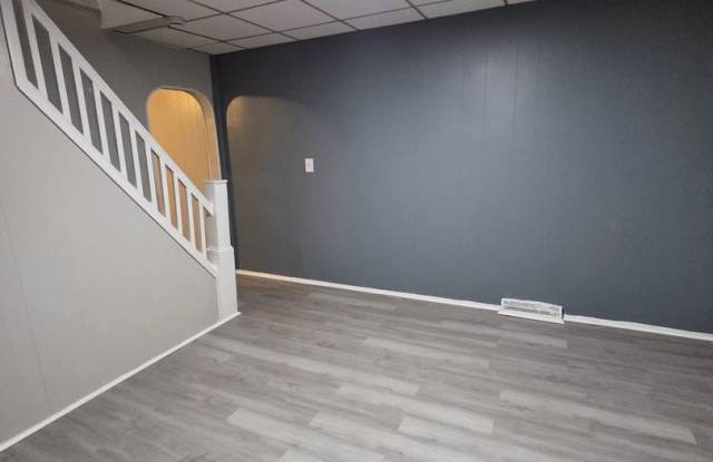 2 Bedroom House w/ washer and dryer hook up photos photos