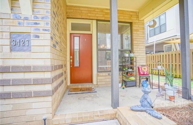 Room in 3 Bedroom Townhome at Steel Yard Ct Gallery 3