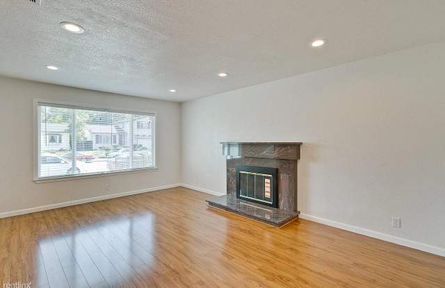 4800 Raymond Dr Gallery 2