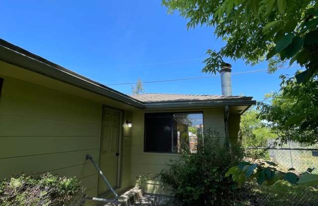 2bdrm, 1 bath with garage! photos photos