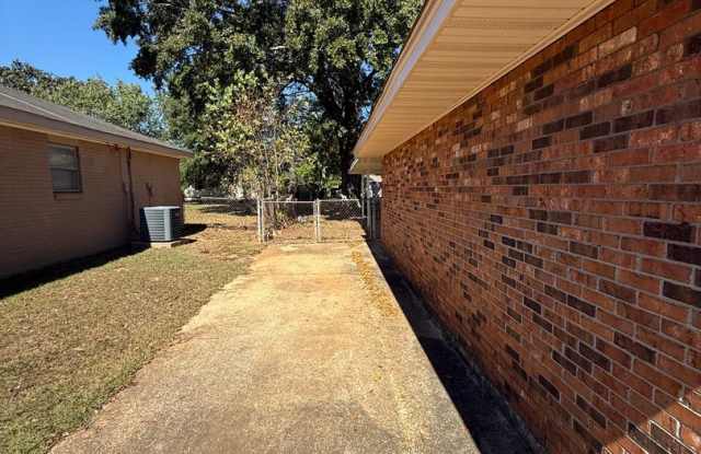 ** 3 Bed 2 Bath located out East** Call our self-showing number to schedule a tour 334-366-9198 Gallery 4