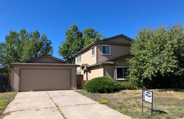 3 Bedroom 2.5 Bath Available Now Gallery 1