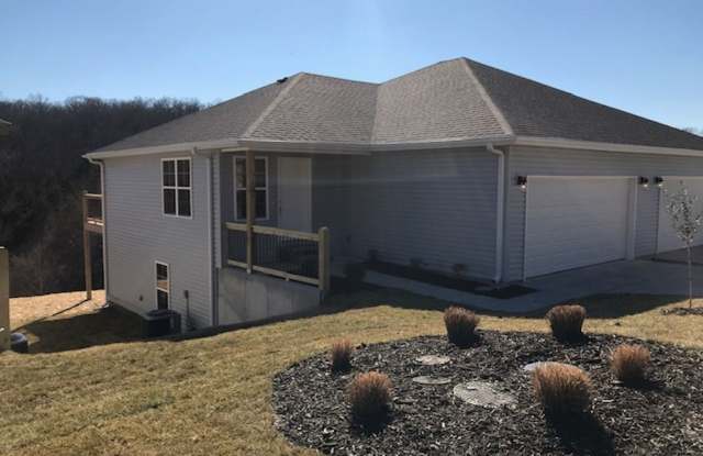 Coming Soon- 3 Bedroom 2 Bath 2 Car Garage For Rent in Branson MO Gallery 3
