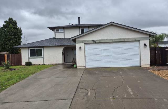 Cul-De-Sac Gem with Rare Oversized Yard photos photos Cul-De-Sac Gem with Rare Oversized Yard photos photos