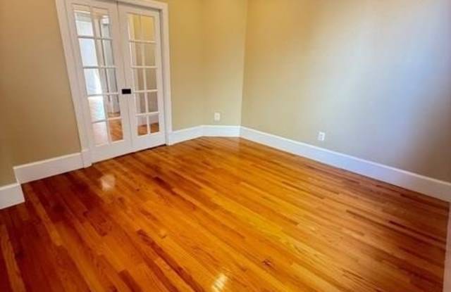 10009 DICKENS Avenue Gallery 4