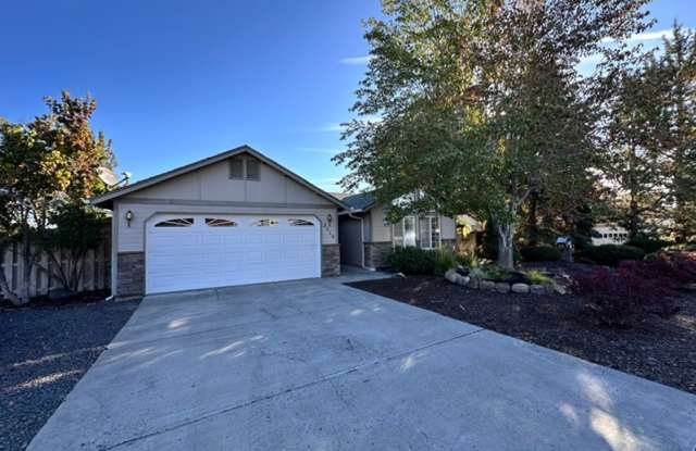 3 Bedroom / 2 bathroom Home in SW Redmond's Cascade View Community Gallery 1