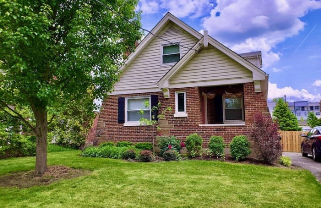 6860 Stoll Ln Cincinnati Oh 45236-4041 - 6860 Stoll Lane, Silverton, OH 45236