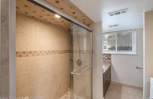 7374 WOODRIDGE Road Gallery 3