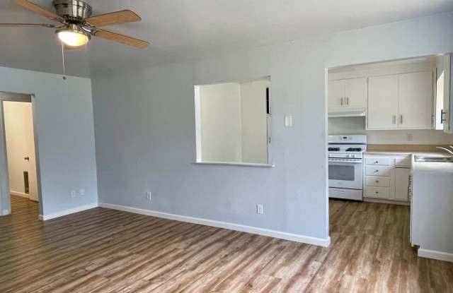 SINGLE LEVEL 2 BED 1.5 BATH AT THE END OF A CUL-DE-SAC photos photos