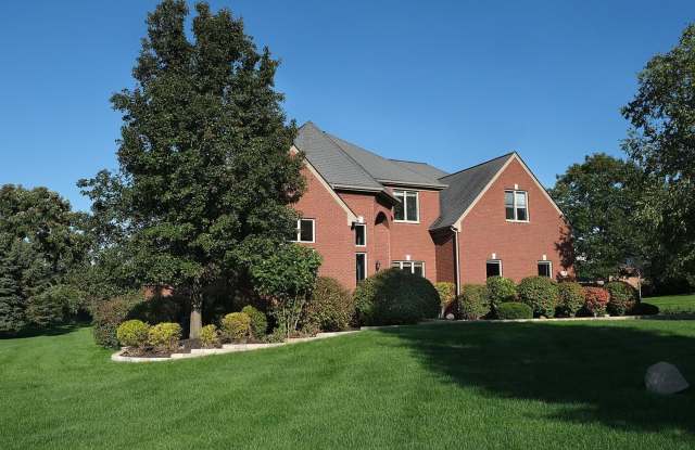 1870 Stoneridge Drive Gallery 3