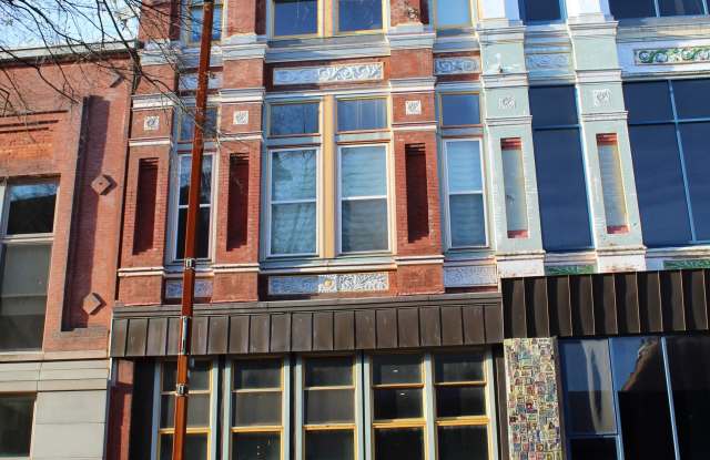 413 Broadway St Gallery 2