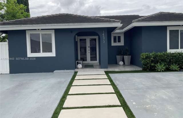 14573 SW 98th Ter photos photos