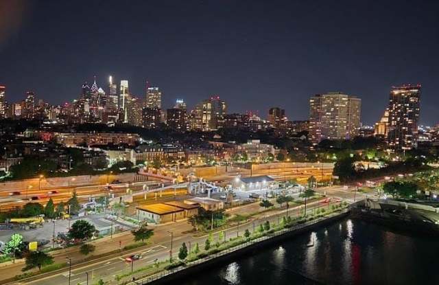 717 S COLUMBUS BLVD photos photos