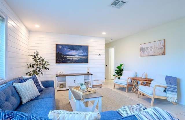 757 101 Ave N photos photos