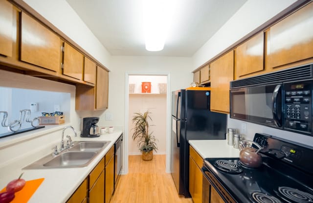 Bridge At Sterling Springs Apartments Gallery 2