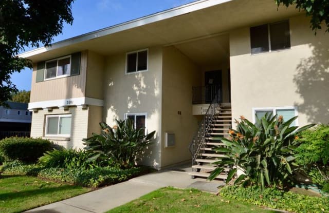 2001 Oxford Ave. #3 - 2001 Oxford Avenue, Fullerton, CA 92831