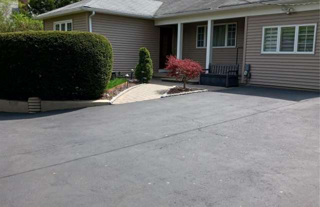 103 Heatherdell Road - 103 Heather Dell Road, Ardsley, NY 10502