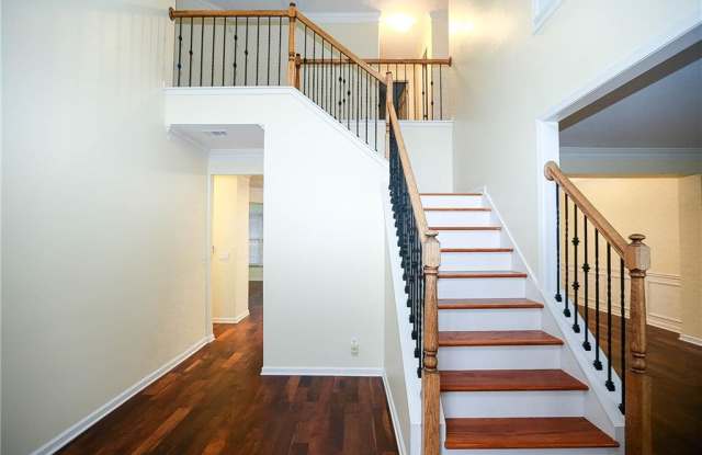 5035 VICTORY RIDGE Lane Gallery 2