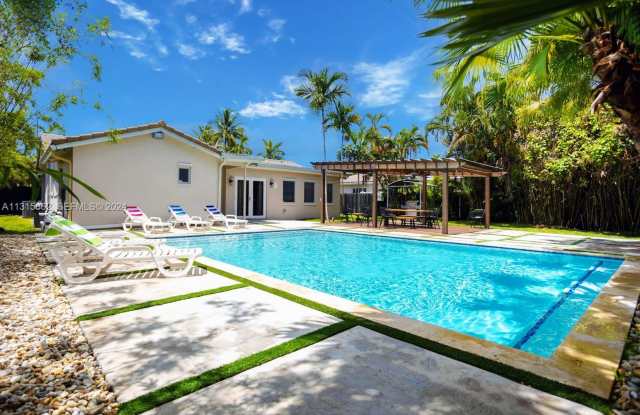 1307 Rodman Street, Hollywood, FL 33019 Gallery 1