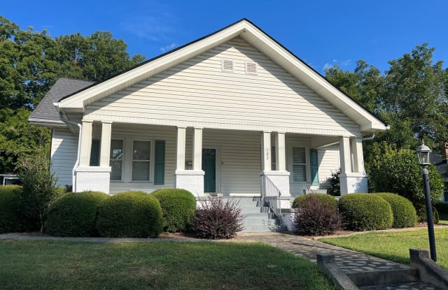 102 Wardlaw St - 102 Wardlaw Street, Abbeville, SC 29620