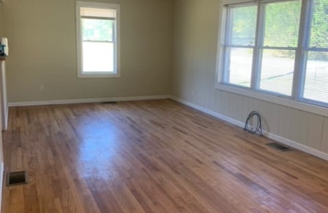 533 Mills Gap Road - 533 Mills Gap Road, Buncombe County, NC 28704