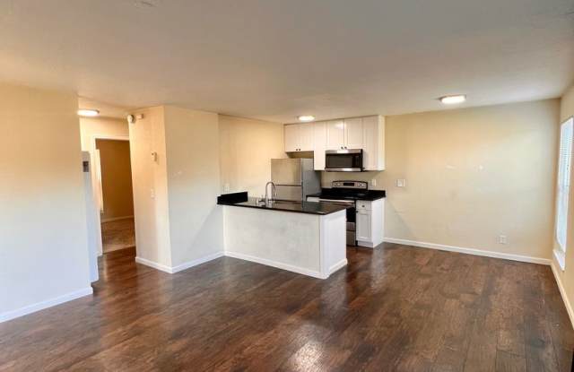 2 Bed 1 Bath Condo in Martinez photos photos