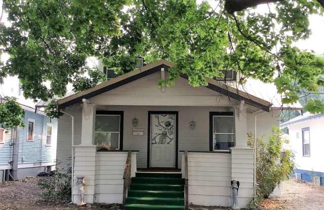 1305 8th St photos photos