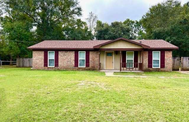 3/2 brick home in Cottage Park Estates - 9301 Cottage Park Drive South, Mobile County, AL 36695