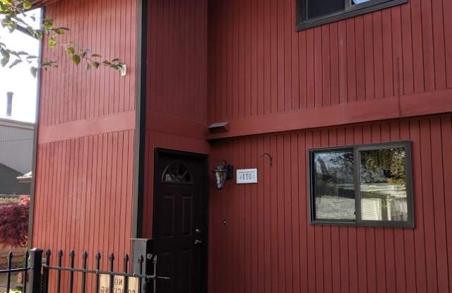 Cute 3 Bedroom, 1 Bath Duplex In Eugene! photos photos