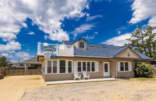 2761 Sandfiddler Road photos photos