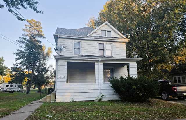 FOR RENT- 824 Logan Ave *PETS OK* *BUILD YOUR CREDIT* MOVE IN PROMO~~ SEC 8 ACCEPTED Gallery 3