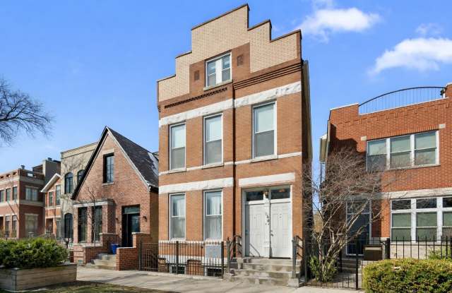 1644 N Hermitage Avenue unit: 2F - 1644 North Hermitage Avenue, Chicago, IL 60622