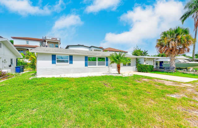 Completely Remodeled 3 Bedroom, 2 Bath Beach Bungalow photos photos