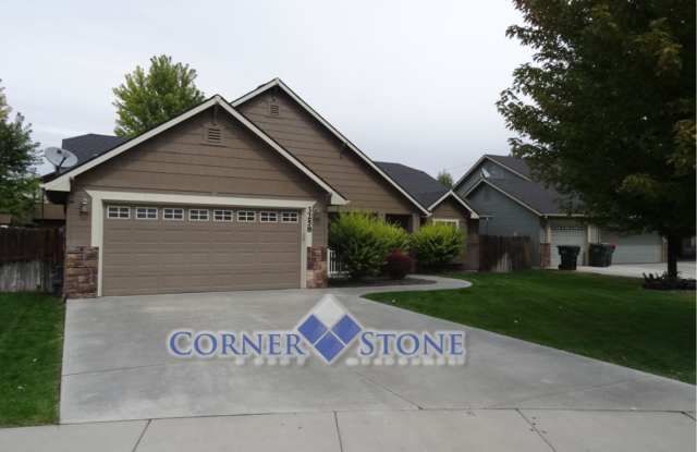 Wonderful Home with Bonus Space! Gallery 1