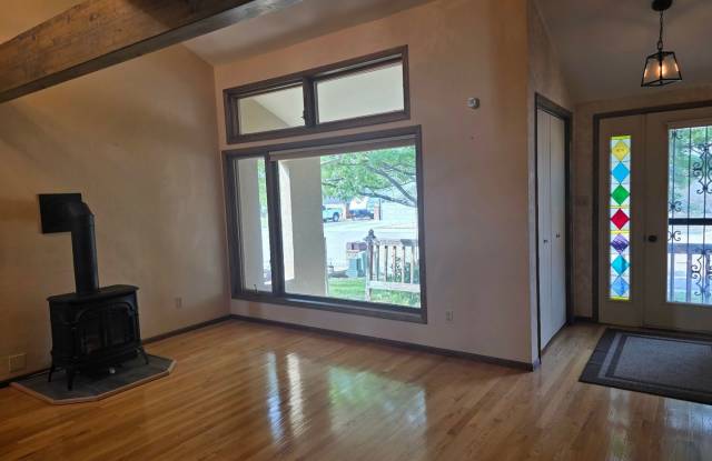 3 Bed 1.5 Bath Contemporary Two Story on Corner Lot Gallery 4