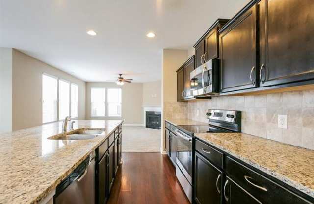 7818 Hedgehop Drive Gallery 4