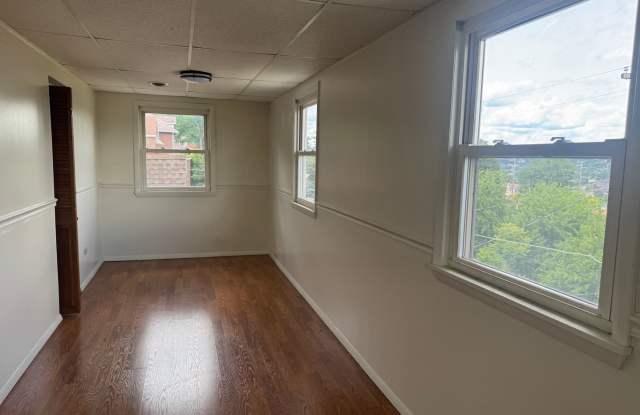 2 Bedroom 1 Bath Apartment in West Mifflin Gallery 4