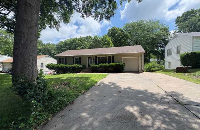 Coming Soon – Spacious 4 Bedroom, 2 Bathroom Home! photos photos