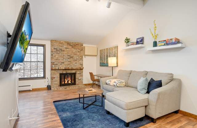 1008 Westbrooke Way photos photos
