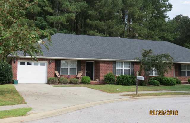 Landmark Pointe 3 Bedroom, 2 Bath-Lawn maintenance included photos photos