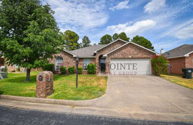 Available Now! Stunning 4 Bed 2 Bath Home in Flint, Tx! Whitehouse ISD! photos photos