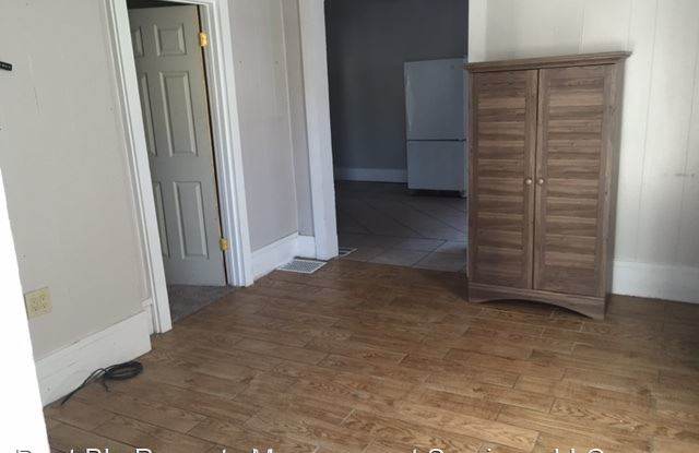 650 Broadway Avenue NW Gallery 3
