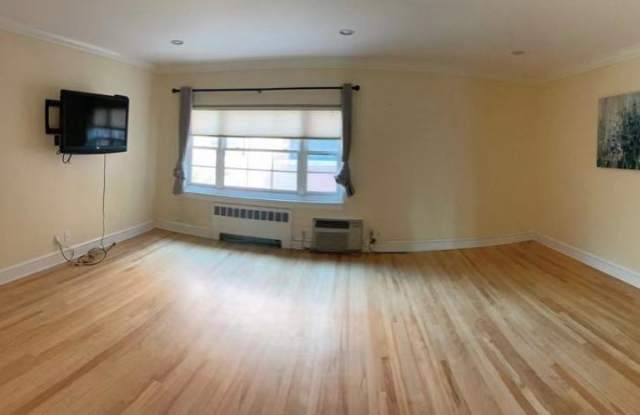 652 Washington St. photos photos