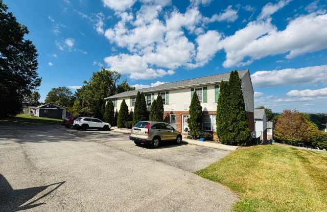 2 Bedroom, 1.5 Bath Townhouse Gallery 3