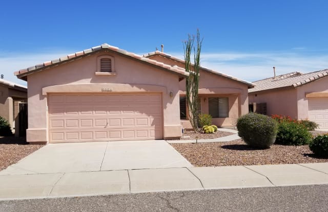 6524 W HONEYSUCKLE Drive - 6524 West Honeysuckle Drive, Phoenix, AZ 85083
